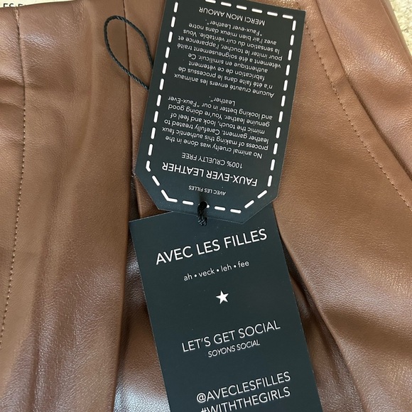 NOT FOR SALE  Les Filles wide leg pleated vegan leather pants NWT size M - Picture 15 of 16
